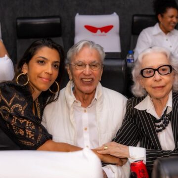 Caetano Veloso e Fernanda Montenegro prestigiam estreia de filme estrelado por filha de Regina Casé