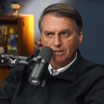 Ministro Alexandre de Moraes autoriza entrevista de Jair Bolsonaro a podcast