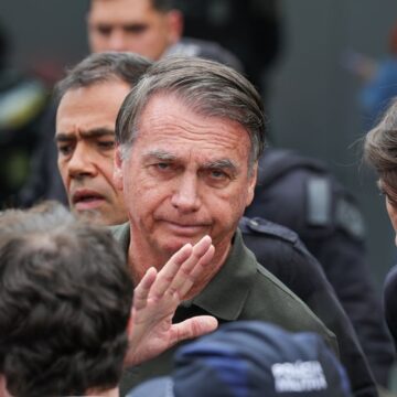 Moraes nega pedido da defesa e mantém prisão domiciliar de Bolsonaro