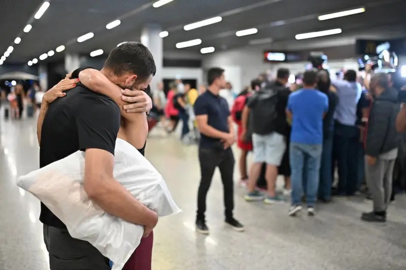 Deportações de brasileiros dos EUA batem recorde sob governo Trump