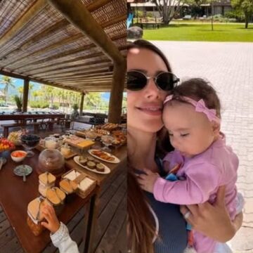 Bruna Biancardi mostra momento fofo com Mavie e Mel em viagem ao Rio de Janeiro