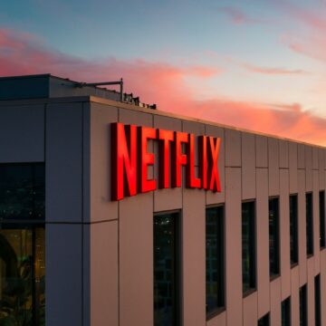 Netflix perde US$ 33 bilhões em valor de mercado em menos de 3 horas; entenda