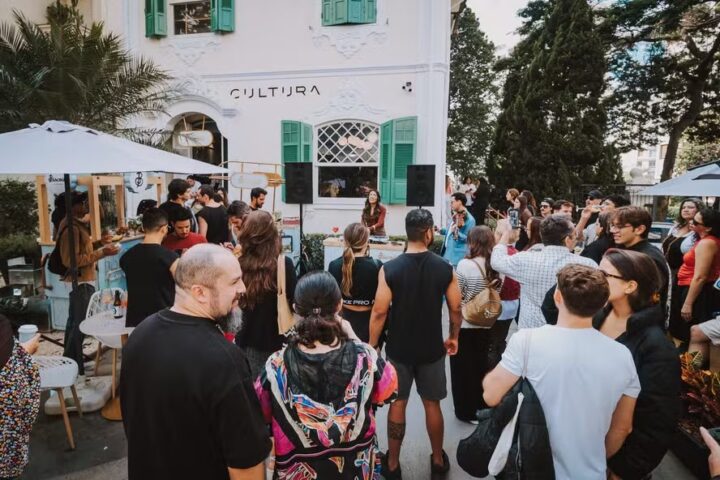 Balada com café? Coffee parties chegam ao Brasil e movimentam o mercado de cafeterias