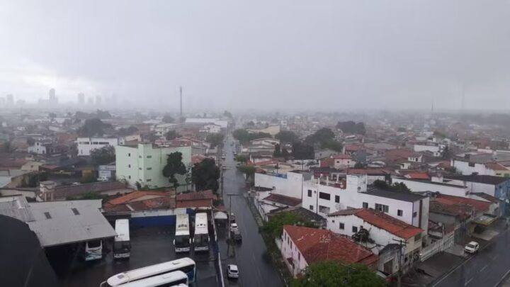Mais de 120 cidades baianas seguem com alerta de acumulado de chuva Mais de 120 cidades baianas seguem com alerta de acumulado de chuva