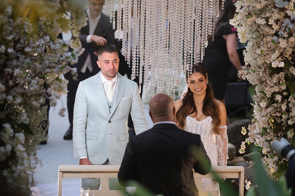 Lexa e Ricardo Vianna se casam em cerimônia intimista no Rio; veja fotos