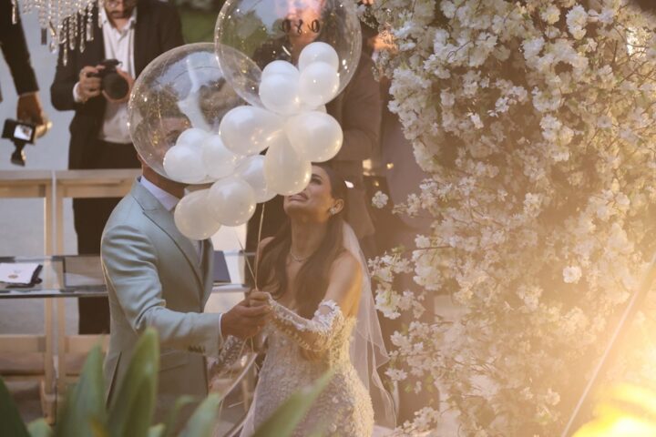 Lexa e Ricardo Vianna fazem homenagem à filha Sofia em casamento