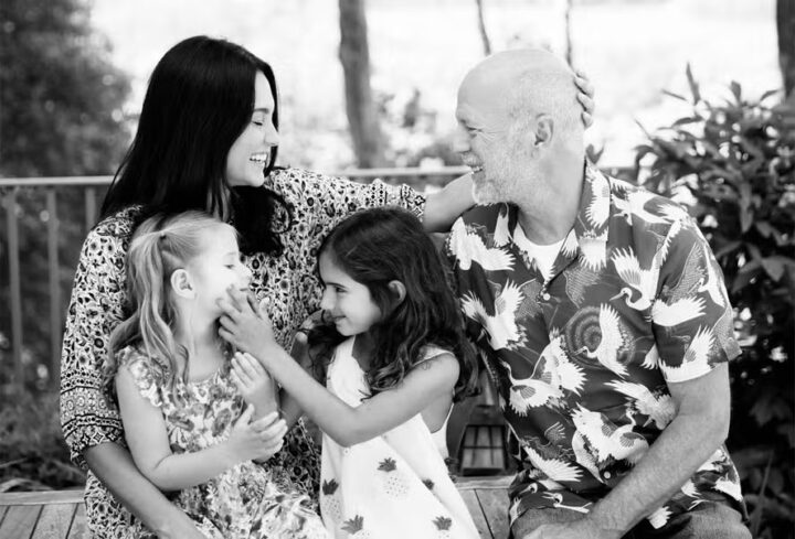 Esposa de Bruce Willis fala sobre luto antecipado e dor das filhas: “Não sei se vão se recuperar”