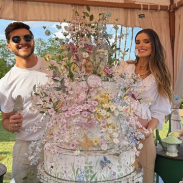 Camila Queiroz e Klebber Toledo fazem o chá de bebê para primeira filha Camila Queiroz e Klebber Toledo fazem o chá de bebê para primeira filha
