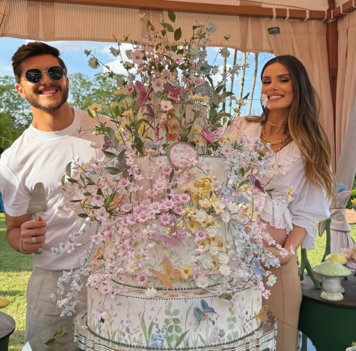 Camila Queiroz e Klebber Toledo fazem o chá de bebê para primeira filha Camila Queiroz e Klebber Toledo fazem o chá de bebê para primeira filha