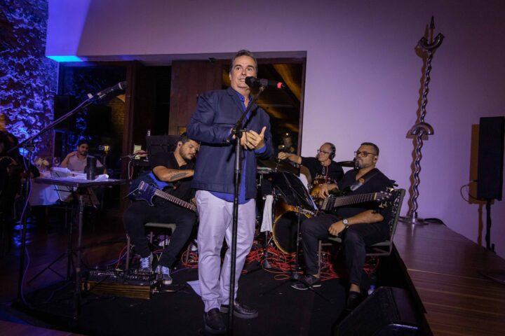 Ricardo Chaves fará show especial de Natal em Salvador Ricardo Chaves fará show especial de Natal em Salvador