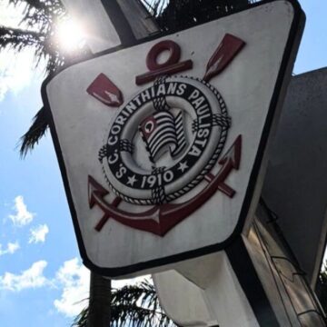 Consultoria sugere recuperação judicial ao Corinthians, expõe divída bilionária e contratos lesivos
