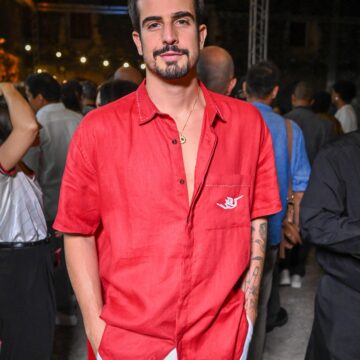 Enzo Celulari prestigia estreia de Wagner Moura em Salvador e celebra retorno do ator aos palcos
