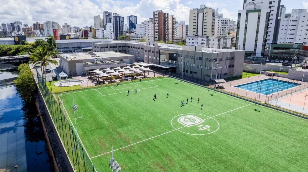Escola bilíngue oferece bolsas de estudo para alunos do ensino médio em Salvador