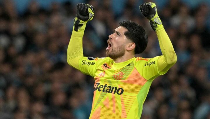 Veja as defesas que fizeram Rossi ser eleito herói do jogo pela Conmebol na classificação do Flamengo