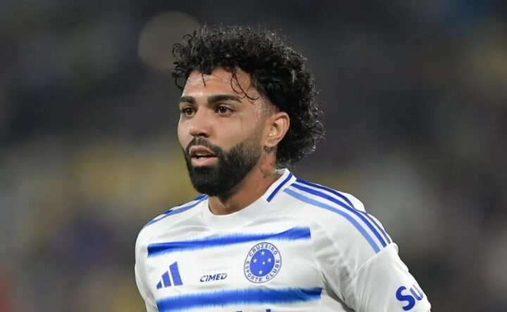 Gabigol é vaiado ao entrar no Maracanã em reencontro com o Flamengo; veja vídeo