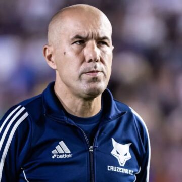 ‘Penso se vale a pena continuar’; Jardim se diz frustrado e critica arbitragem após empate do Cruzeiro ‘Penso se vale a pena continuar’; Jardim se diz frustrado e critica arbitragem após empate do Cruzeiro