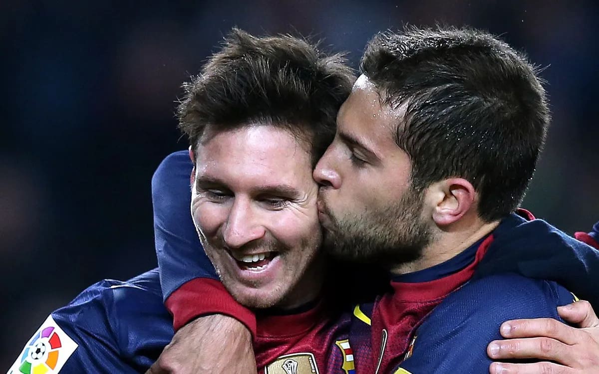 Messi para Alba após anúncio de aposentadoria: ‘Estranho olhar para a esquerda e não te ver’