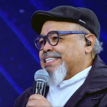 Filha de Jorge Aragão nega aposentadoria do cantor; entenda