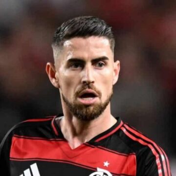 Jorginho, do Flamengo, diz preferir sintético a gramado ruim