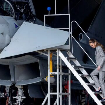 Kate Middleton estreia como Comissária Honorária da RAF e comenta reação dos filhos