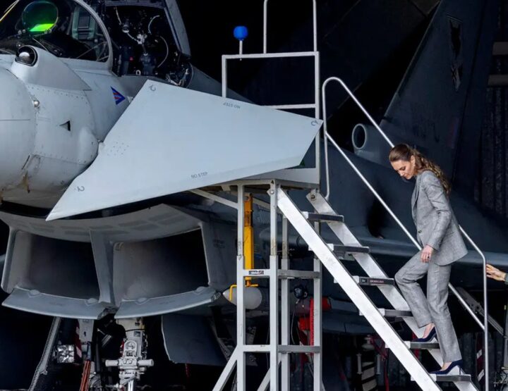 Kate Middleton estreia como Comissária Honorária da RAF e comenta reação dos filhos
