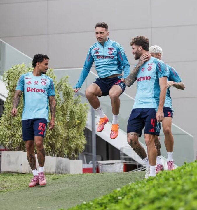 Vai pro jogo? Léo Ortiz treina e aumenta chances de enfrentar o Racing pela Libertadores