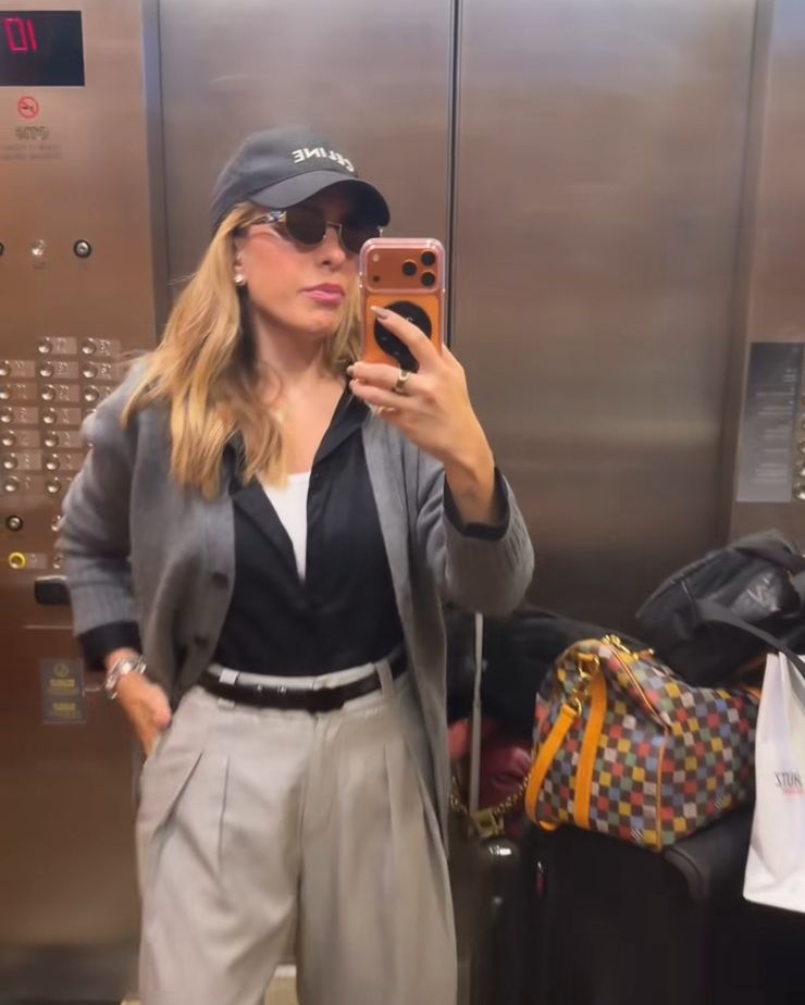 Lore Improta desembarca no Rio de Janeiro e exibe look confortável durante a gestação Lore Improta desembarca no Rio de Janeiro e exibe look confortável durante a gestação