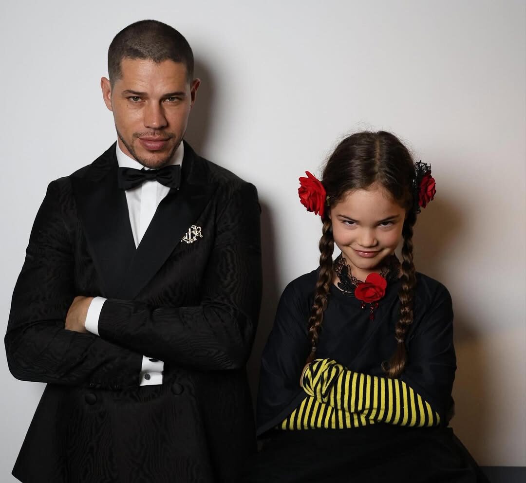 José Loreto posa em clima de Halloween ao lado da filha e brinca: ‘Eu tô do lado das bruxas’ José Loreto posa em clima de Halloween ao lado da filha e brinca: ‘Eu tô do lado das bruxas’