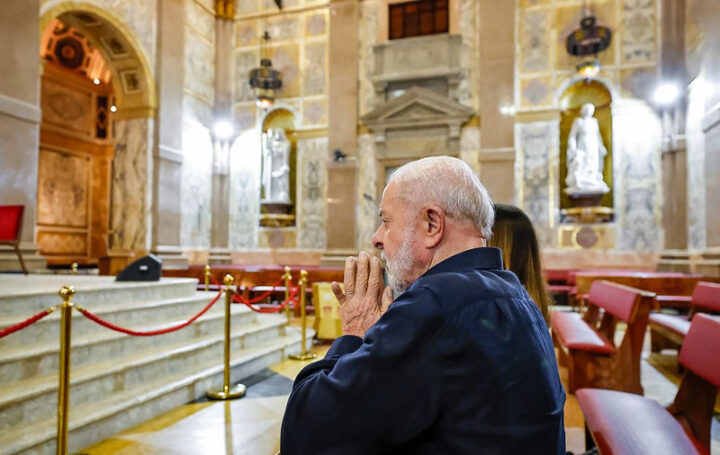 Lula visita Basílica de Nazaré e fala em ‘proteção divina’ após falha em avião da FAB