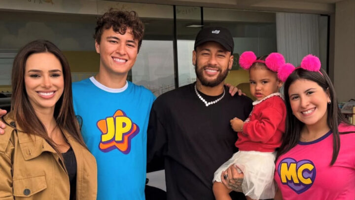 Filha de Neymar e Bruna Biancardi recebe visita de famosa dupla infantil