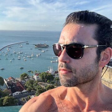 Após viagem, Sérgio Marone abre álbum de fotos em Salvador