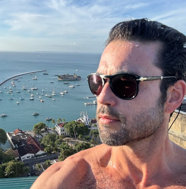 Após viagem, Sérgio Marone abre álbum de fotos em Salvador