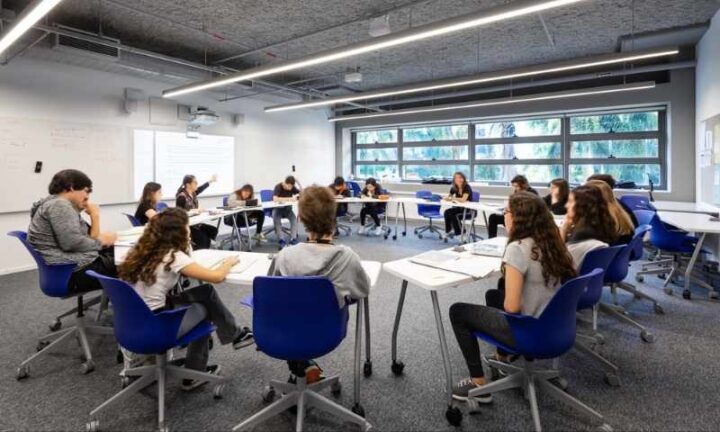 Mensalidades de escolas particulares devem subir quase 10% em 2026, aponta pesquisa