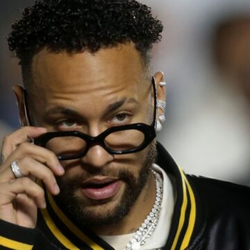 Neymar se revolta com arbitragem e dispara: ‘Tem que profissionalizar’ após pênalti em Santos x Vitória