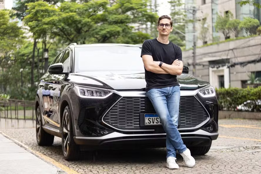 Rhino, app de mobilidade com carros blindados, levanta R$ 15 milhões em novo aporte Rhino, app de mobilidade com carros blindados, levanta R$ 15 milhões em novo aporte