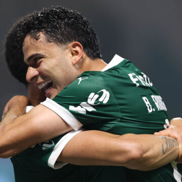 Palmeiras goleia, se isola na liderança e chega a 70% de chance de título; veja lances