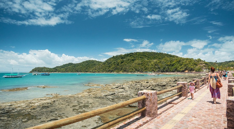 Bahia terá quatro praias e uma marina reconhecidas pelo selo Bandeira Azul na temporada 25/26; veja lista