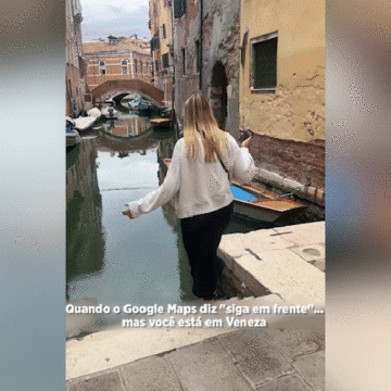 Turista tenta mostrar ‘desorientação’ do Google Maps, escorrega e cai em canal de Veneza