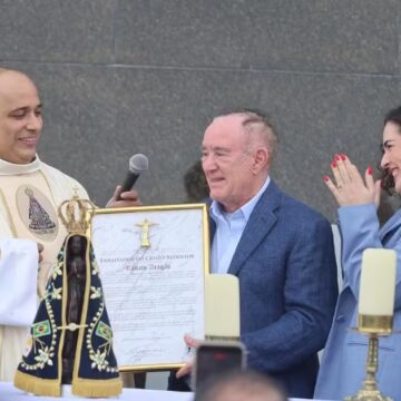 Renato Aragão é nomeado Embaixador do Cristo Redentor nos 94 anos do monumento