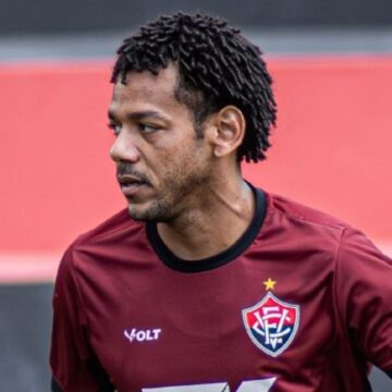 Ex-Timão, Romarinho sai do Vitória com cinco jogos e zero gols