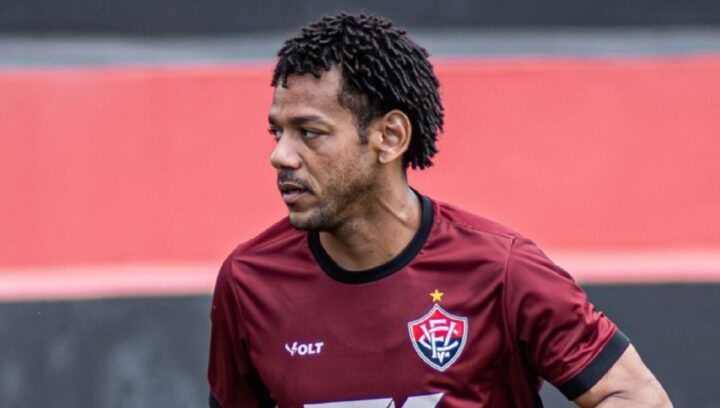 Ex-Timão, Romarinho sai do Vitória com cinco jogos e zero gols