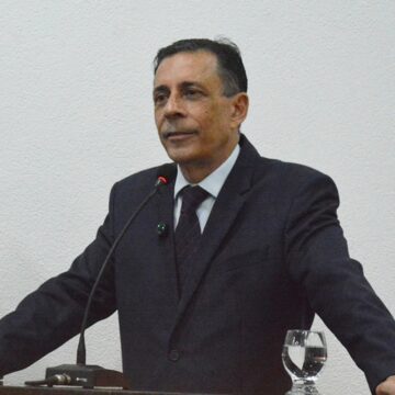 Secretário pede demissão após polêmica sobre lista de pessoas com HIV de Feira de Santana Secretário pede demissão após polêmica sobre lista de pessoas com HIV de Feira de Santana