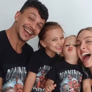Tata Estaniecki posta foto com filhos após término com Júlio Cocielo