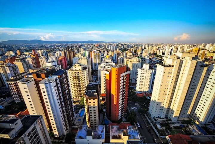 Lula anuncia programa habitacional voltado à classe média e amplia teto de imóveis financiados