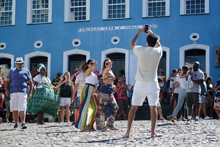 Bahia ultrapassa número de turistas internacionais de todo 2024 e cresce 58% em nove meses