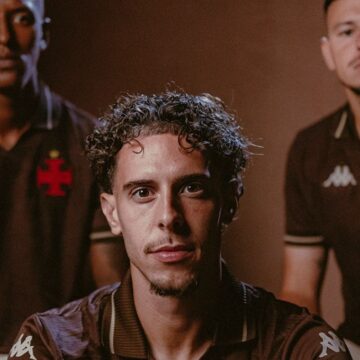 Terceira camisa do Vasco celebra “Campeão de Terra e Mar”; confira imagens