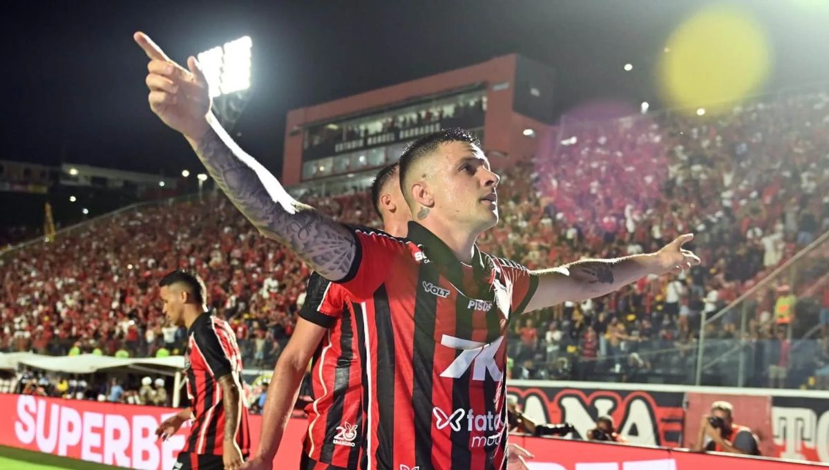 Vitória bate o Bahia no Barradão, mas segue no Z-4; Tricolor se afasta do G-4; veja gols