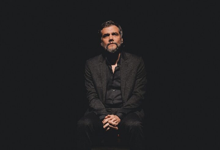 Estreia no Rio: Wagner Moura apresenta nova peça e reúne convidados ilustres