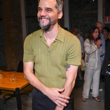 Wagner Moura estreia novo espetáculo em Salvador com prévia para convidados e presença de famosos; veja fotos
