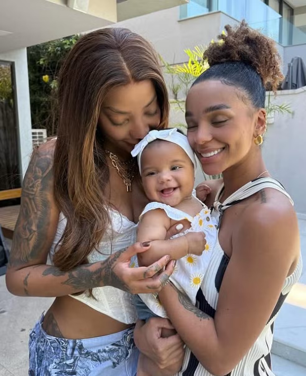 Ludmilla e Brunna Gonçalves celebram primeiro Dia das Crianças com a filha, Zuri